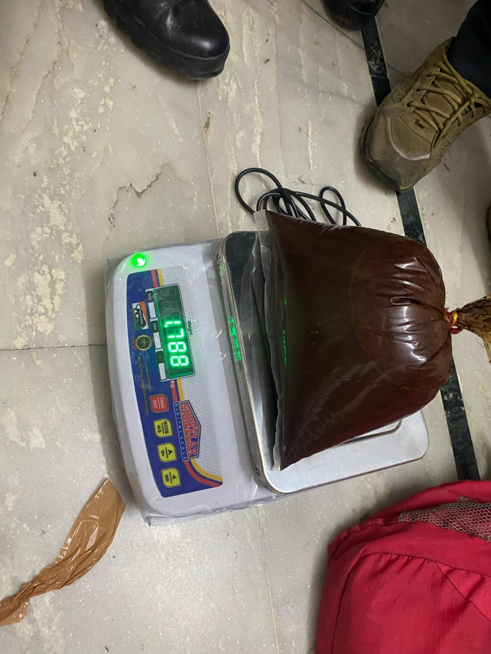 केन्द्रीय नारकोटिक्स ब्यूरो की कार्रवाई: राजस्थान रोडवेज बस से 1.788 किलोग्राम अवैध अफीम बरामद कर एक व्यक्ति को किया गिरफ्तार केन्द्रीय नारकोटिक्स ब्यूरो की कार्रवाई: राजस्थान रोडवेज बस से 1.788 किलोग्राम अवैध अफीम बरामद कर एक व्यक्ति को किया गिरफ्तार