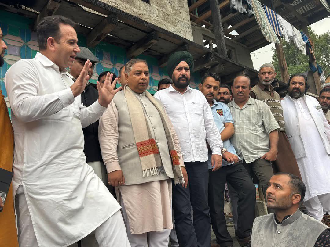 भाजपा जम्मू-कश्मीर प्रतिनिधिमंडल ने कुपवाड़ा के करनाह में गोलाबारी से प्रभावित गांवों का किया दौरा भाजपा जम्मू-कश्मीर प्रतिनिधिमंडल ने कुपवाड़ा के करनाह में गोलाबारी से प्रभावित गांवों का किया दौरा
