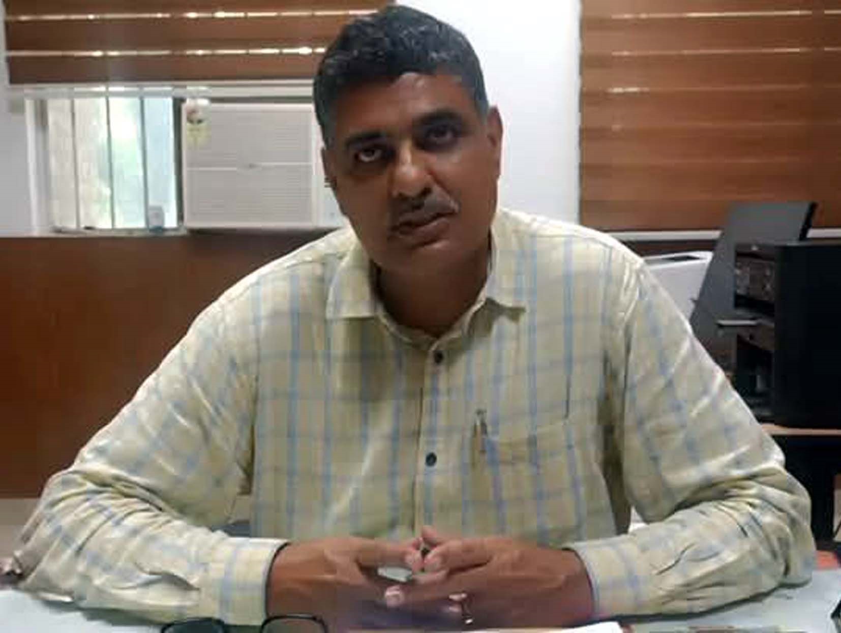 हौटा प्रधान डॉ. अशोक गोदारा। हौटा प्रधान डॉ. अशोक गोदारा।