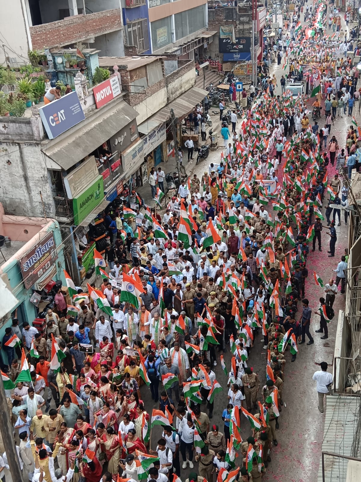 काशी में तिरंगा यात्रा का नजारा काशी में तिरंगा यात्रा का नजारा