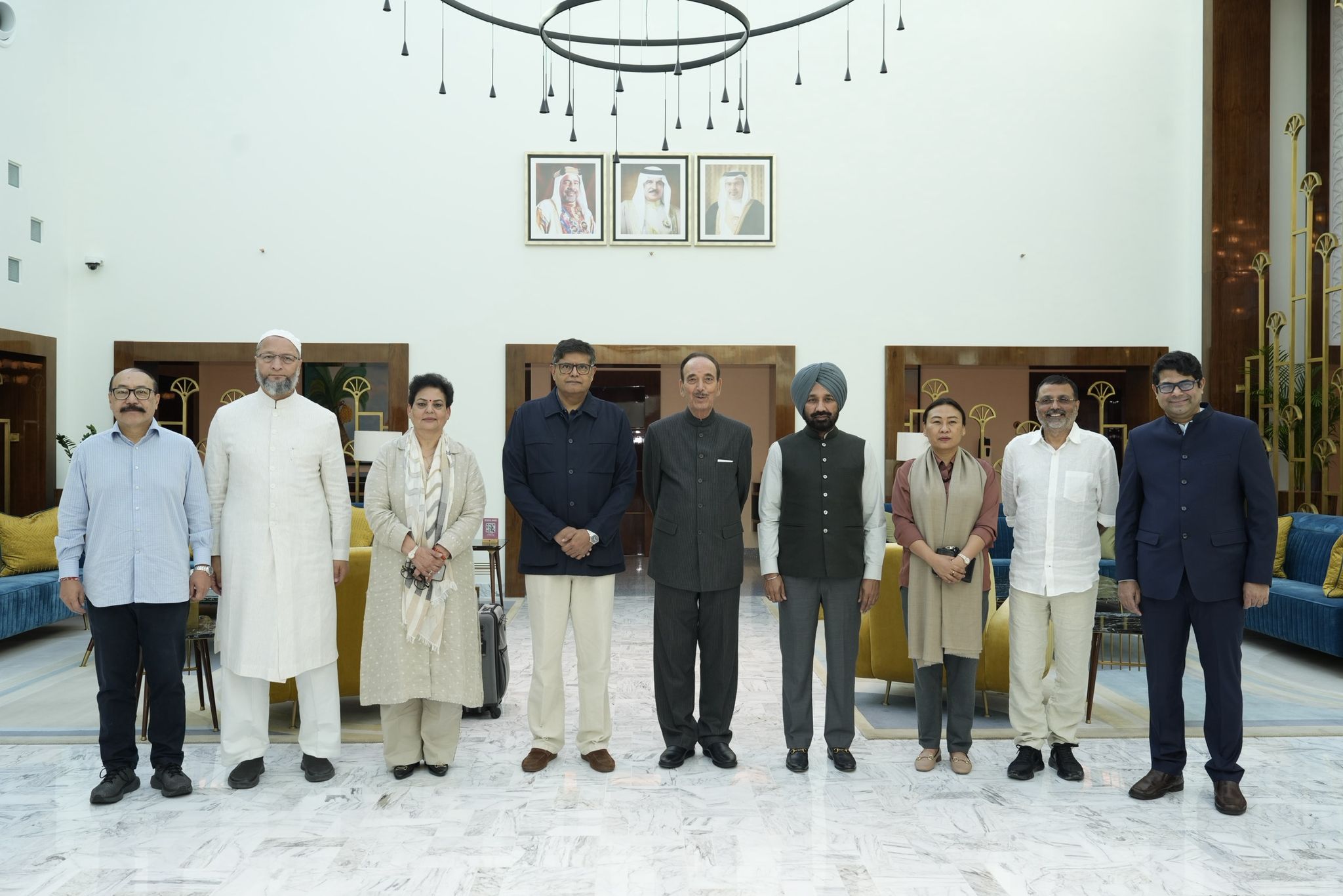 बहरीन पहुंचा प्रतिनिधिमंडल बहरीन पहुंचा प्रतिनिधिमंडल