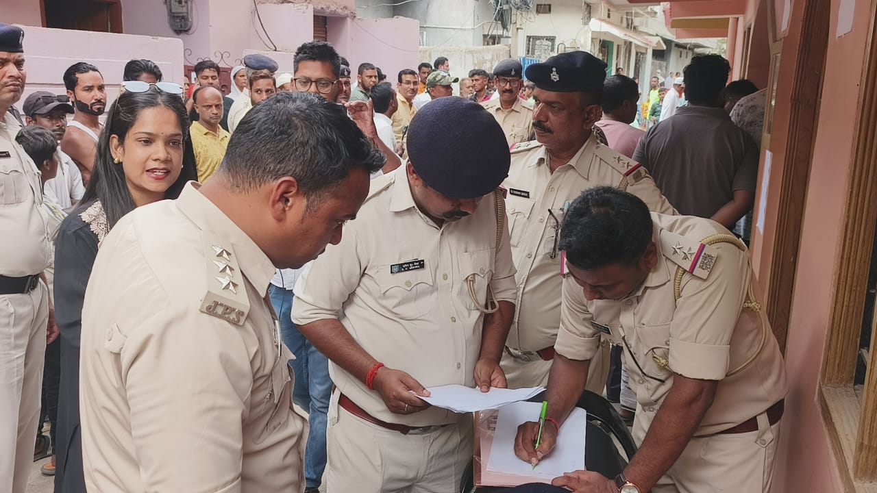 डीएसपी सहित अन्य डीएसपी सहित अन्य
