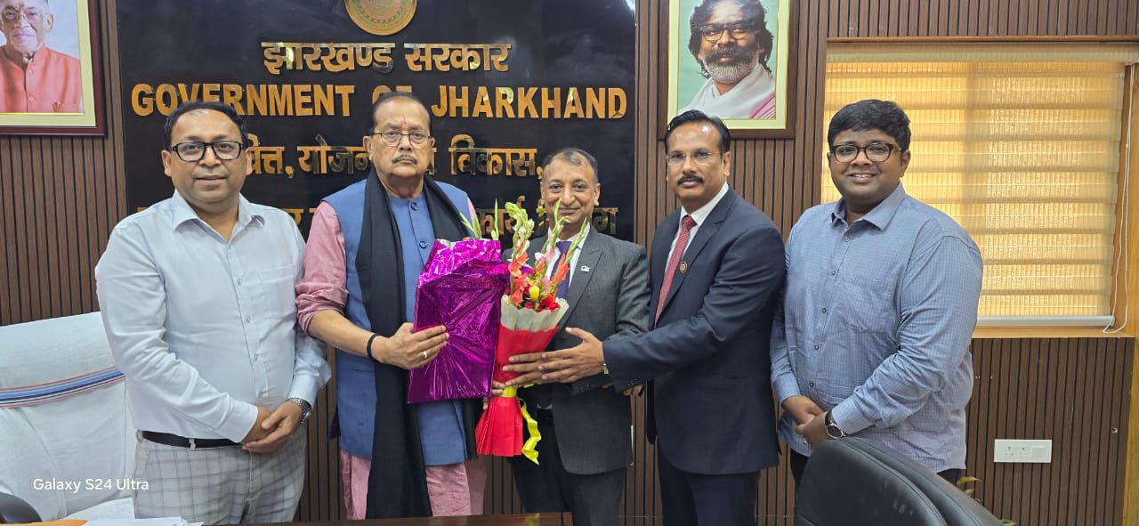 मंत्री से मिलते आईसीएआई के पदाधिकारी मंत्री से मिलते आईसीएआई के पदाधिकारी