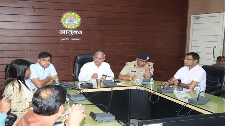 सिविल सेवा (प्रारंभिक) परीक्षा-2025 को लेकर बैठक सिविल सेवा (प्रारंभिक) परीक्षा-2025 को लेकर बैठक