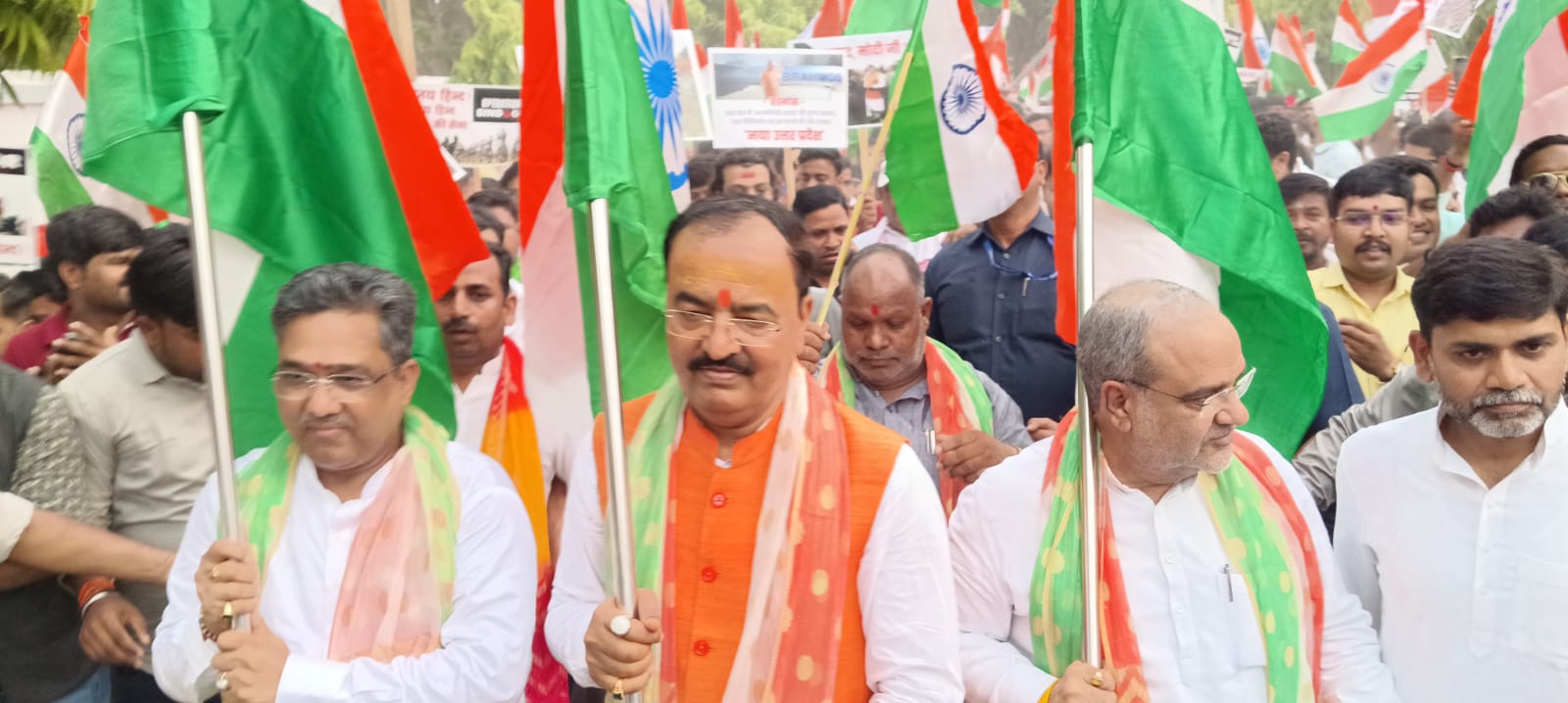 काशी में तिरंगा यात्रा का नजारा काशी में तिरंगा यात्रा का नजारा