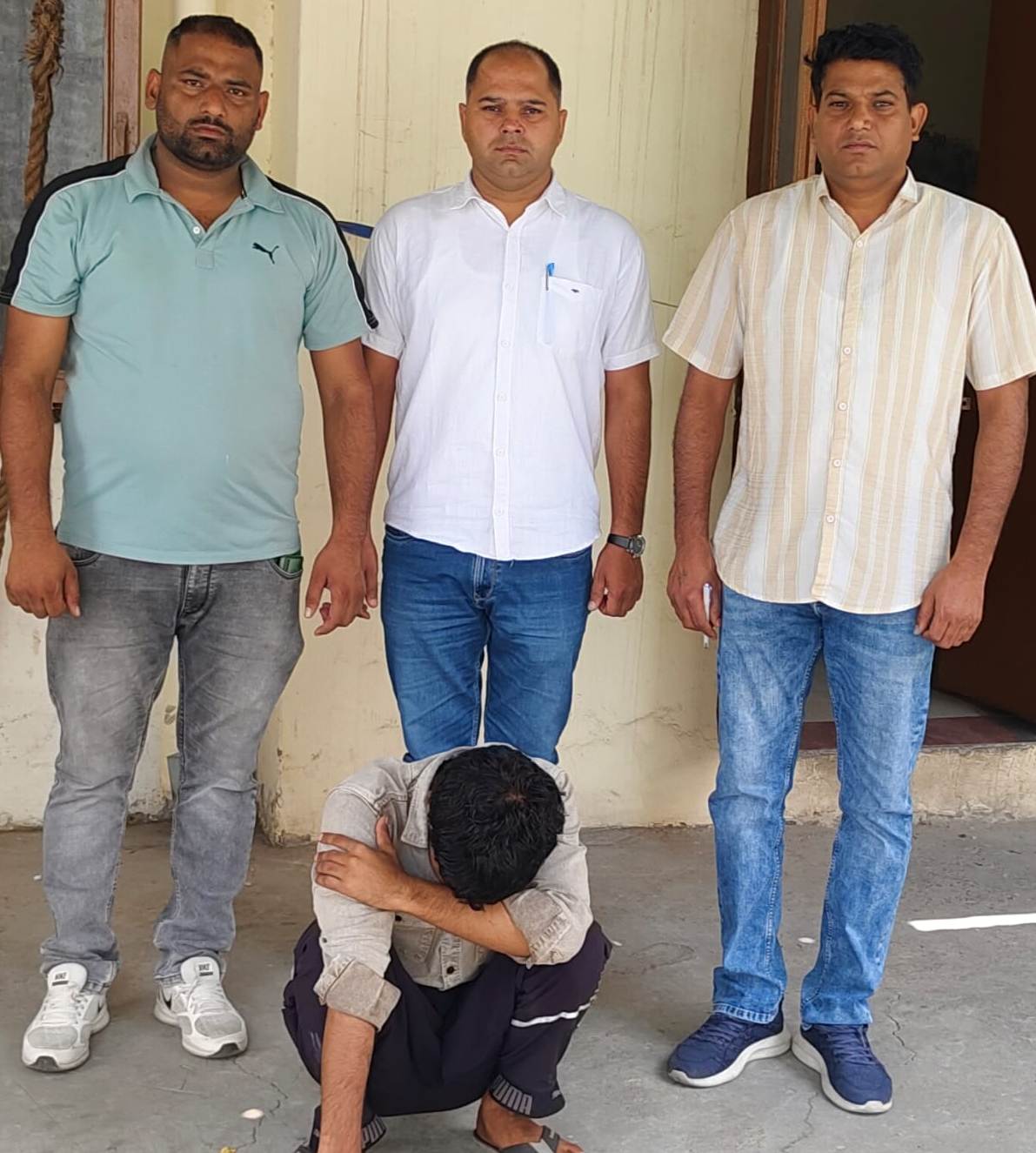 असला सप्लायर आरोपी पुलिस की गिरफ्त में । असला सप्लायर आरोपी पुलिस की गिरफ्त में ।