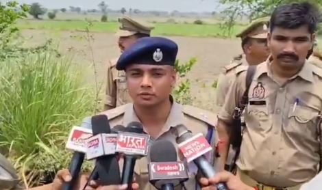 पुलिस अधीक्षक देहात अमृत जैन ने घटना की जानकारी दी पुलिस अधीक्षक देहात अमृत जैन ने घटना की जानकारी दी