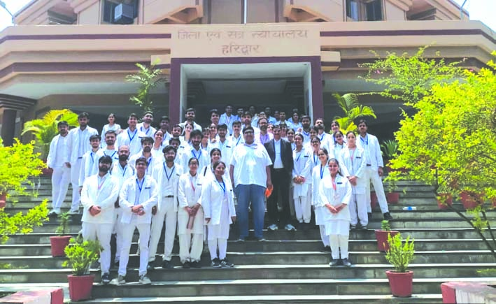 शैक्षणिक भ्रमण के दौरान