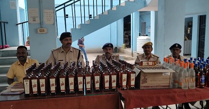 बरामद शराब बरामद शराब