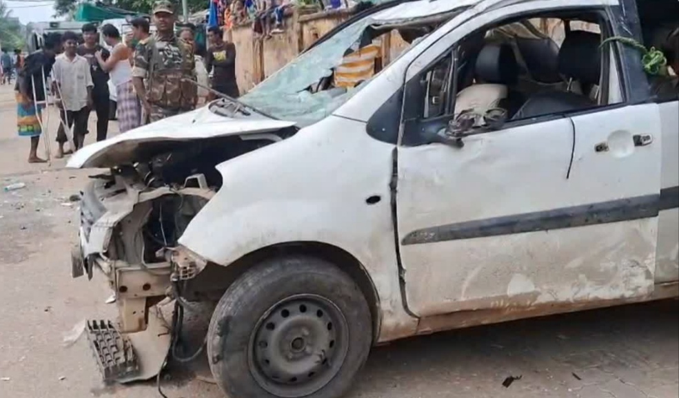 चोर की क्षतिग्रस्त वाहन चोर की क्षतिग्रस्त वाहन