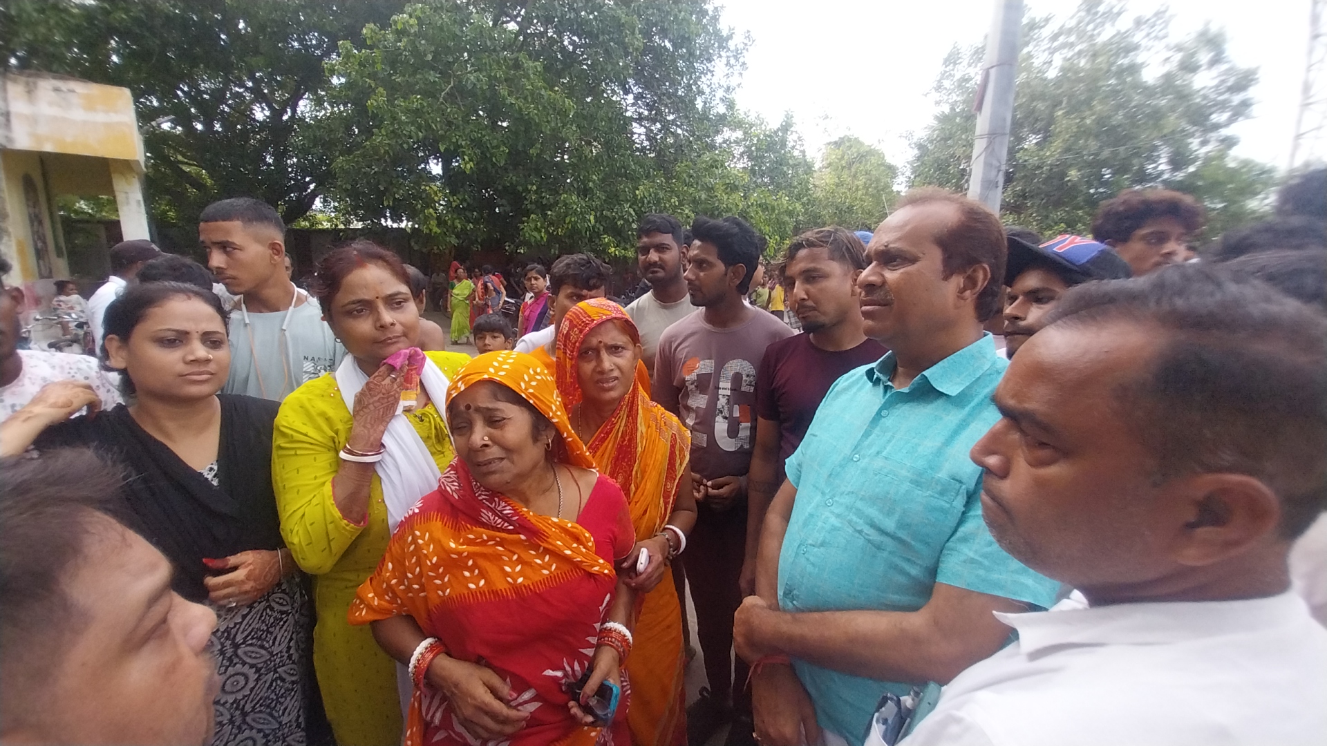 सुर्खीतला घाट पर फिर दुर्घटना, नदी में डूबे तीन सुर्खीतला घाट पर फिर दुर्घटना, नदी में डूबे तीन