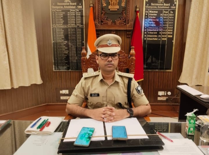 मोतिहारी एसपी स्वर्ण प्रभात का फाइल फोटो मोतिहारी एसपी स्वर्ण प्रभात का फाइल फोटो