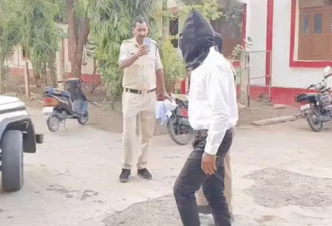 एक्सप्रेस-वे पर अश्लील हरकत करने वाला भाजपा नेता गिरफ्तार