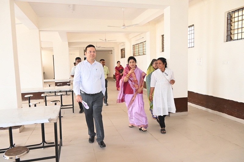 नवनिर्मित छात्रावास भवन का निरीक्षण नवनिर्मित छात्रावास भवन का निरीक्षण