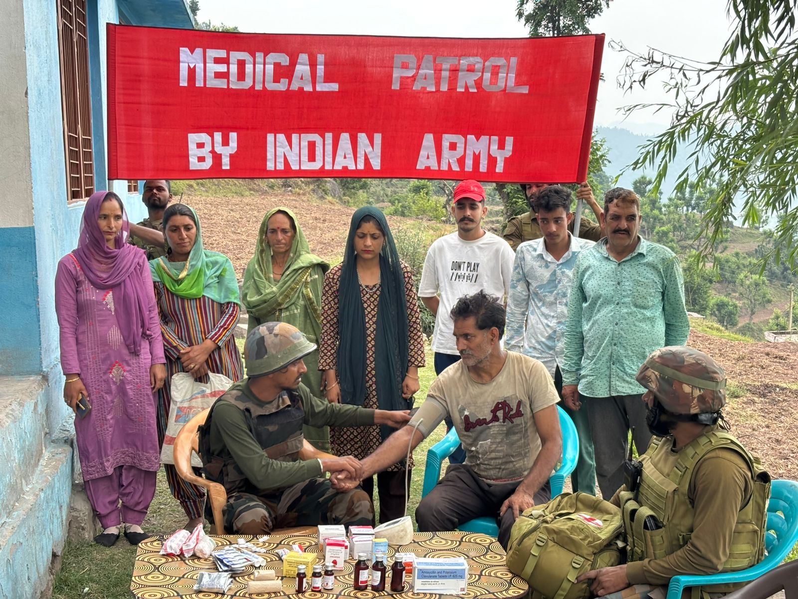 पुंछ, राजौरी और रियासी के दूरदराज के इलाकों में चिकित्सा गश्ती कार्यक्रम चलाया पुंछ, राजौरी और रियासी के दूरदराज के इलाकों में चिकित्सा गश्ती कार्यक्रम चलाया