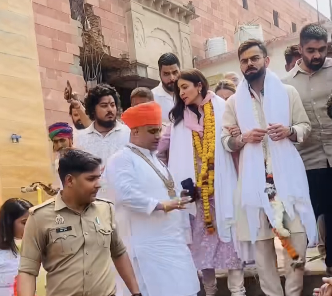 भारतीय क्रिकेटर विराट कोहली और अनुष्का शर्मा भारतीय क्रिकेटर विराट कोहली और अनुष्का शर्मा
