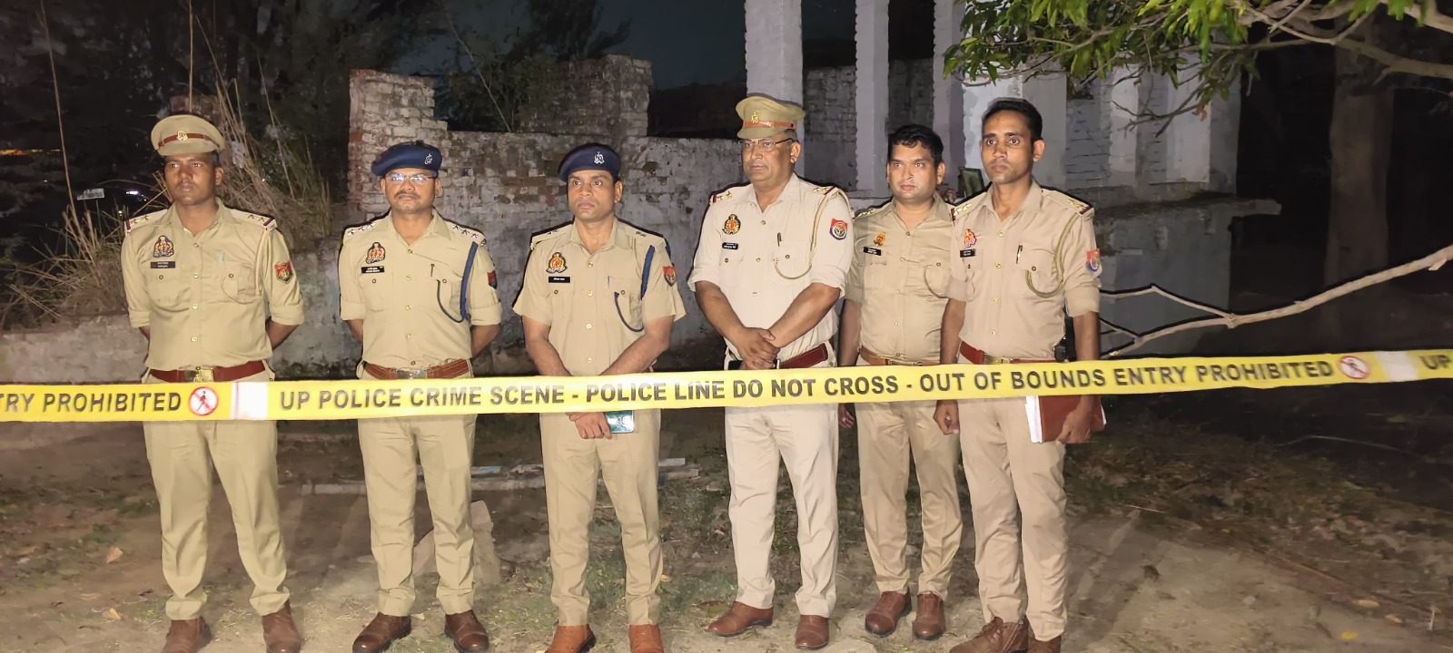 मौके पर पुलिस टीम मौके पर पुलिस टीम