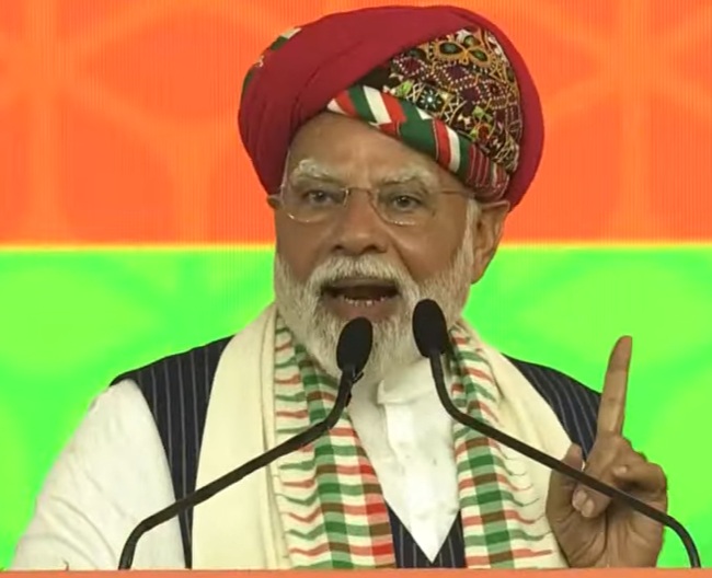 भुज में आयोजित जनसभा में प्रधानमंत्री नरेन्द्र मोदी भुज में आयोजित जनसभा में प्रधानमंत्री नरेन्द्र मोदी