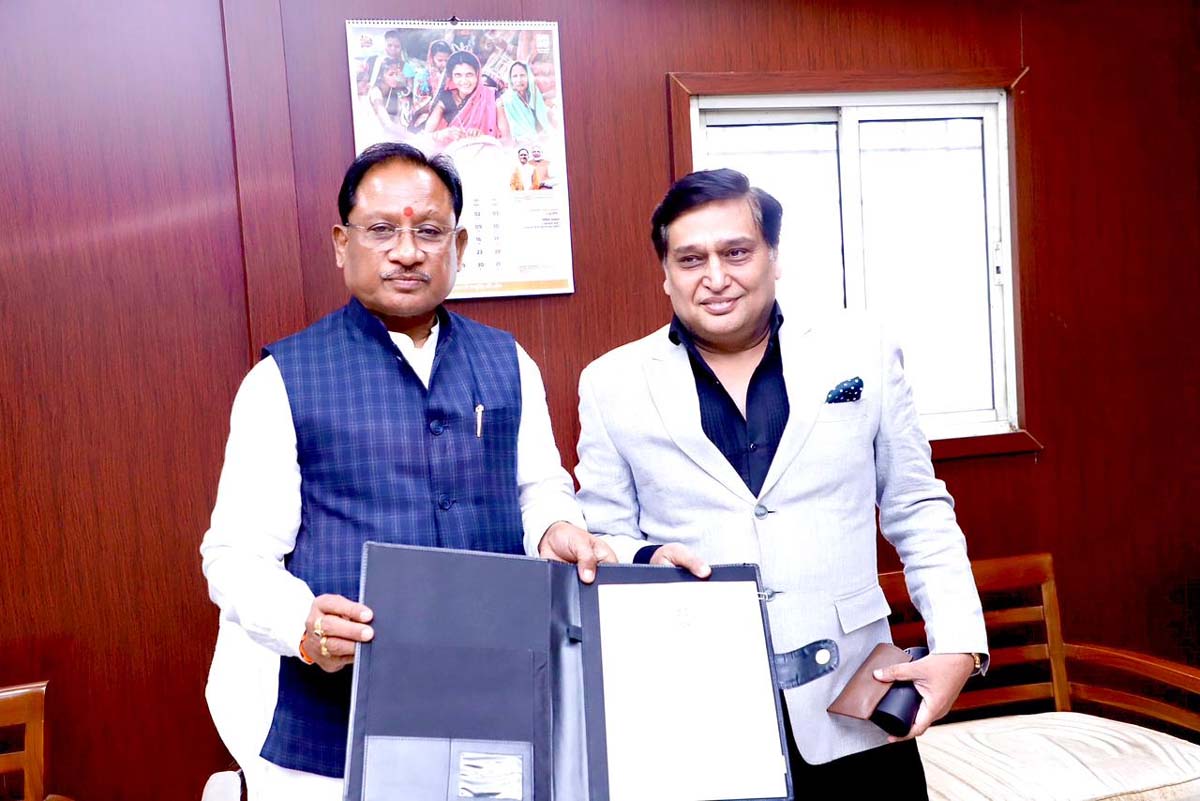 मुख्यमंत्री विष्णुदेव साय निवेश प्रस्ताव का स्वागत करते मुख्यमंत्री विष्णुदेव साय निवेश प्रस्ताव का स्वागत करते