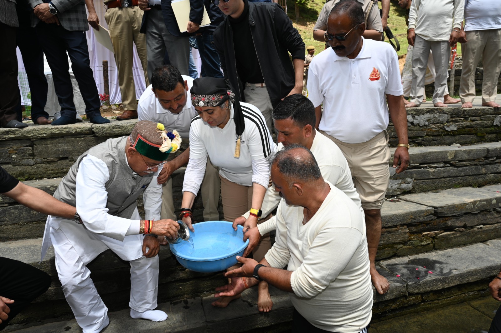 राज्यपाल शुभारम्भ करते हुए राज्यपाल शुभारम्भ करते हुए