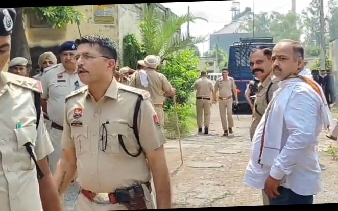 पुलिस बल दो सौ क्वाटर में पुलिस बल दो सौ क्वाटर में