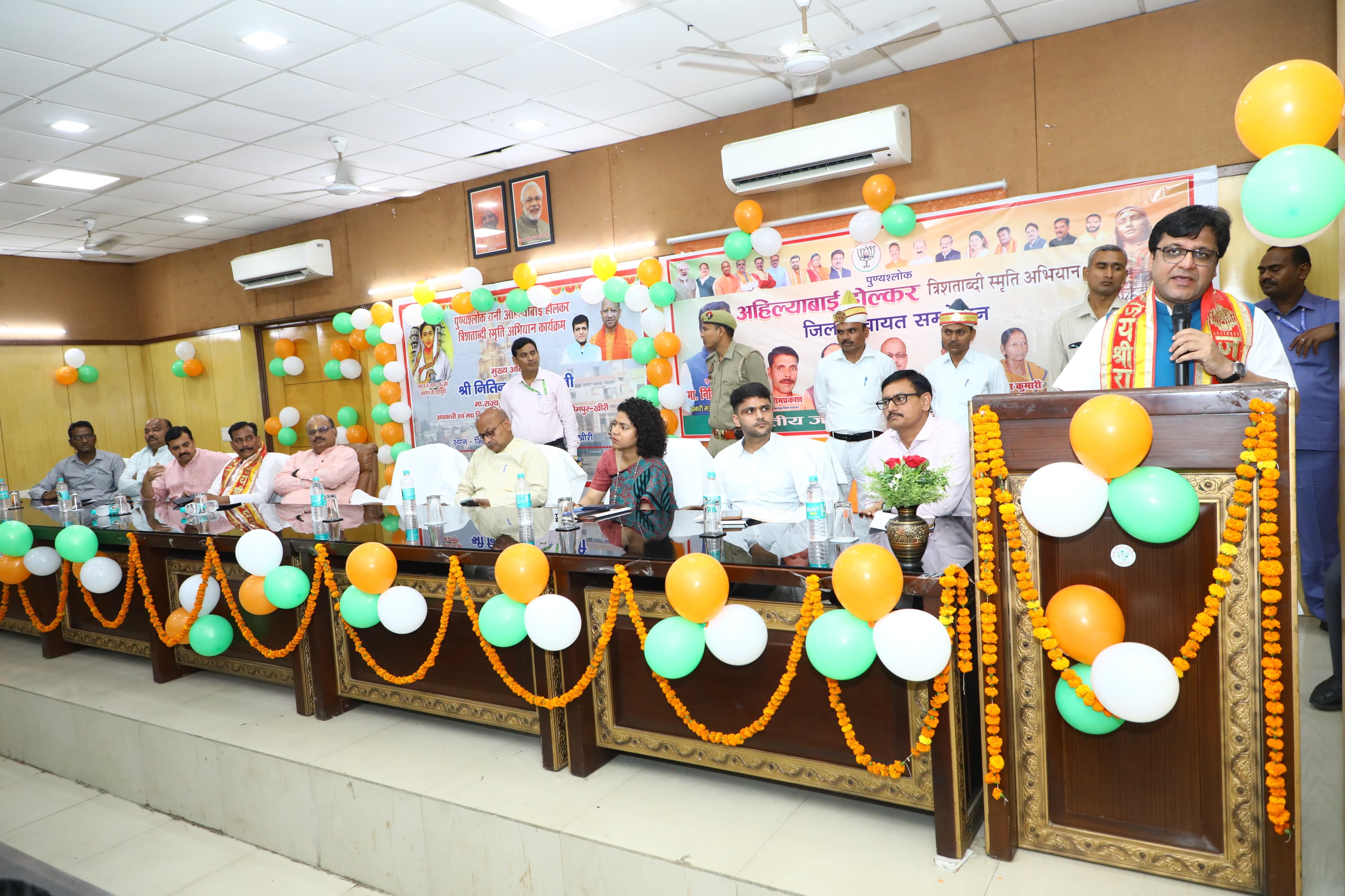 पुण्यश्लोक अहिल्याबाई होल्कर की त्रिशताब्दी पर आयोजित भव्य आयोजन में बोलते प्रभारी मंत्री नितिन अग्रवाल पुण्यश्लोक अहिल्याबाई होल्कर की त्रिशताब्दी पर आयोजित भव्य आयोजन में बोलते प्रभारी मंत्री नितिन अग्रवाल
