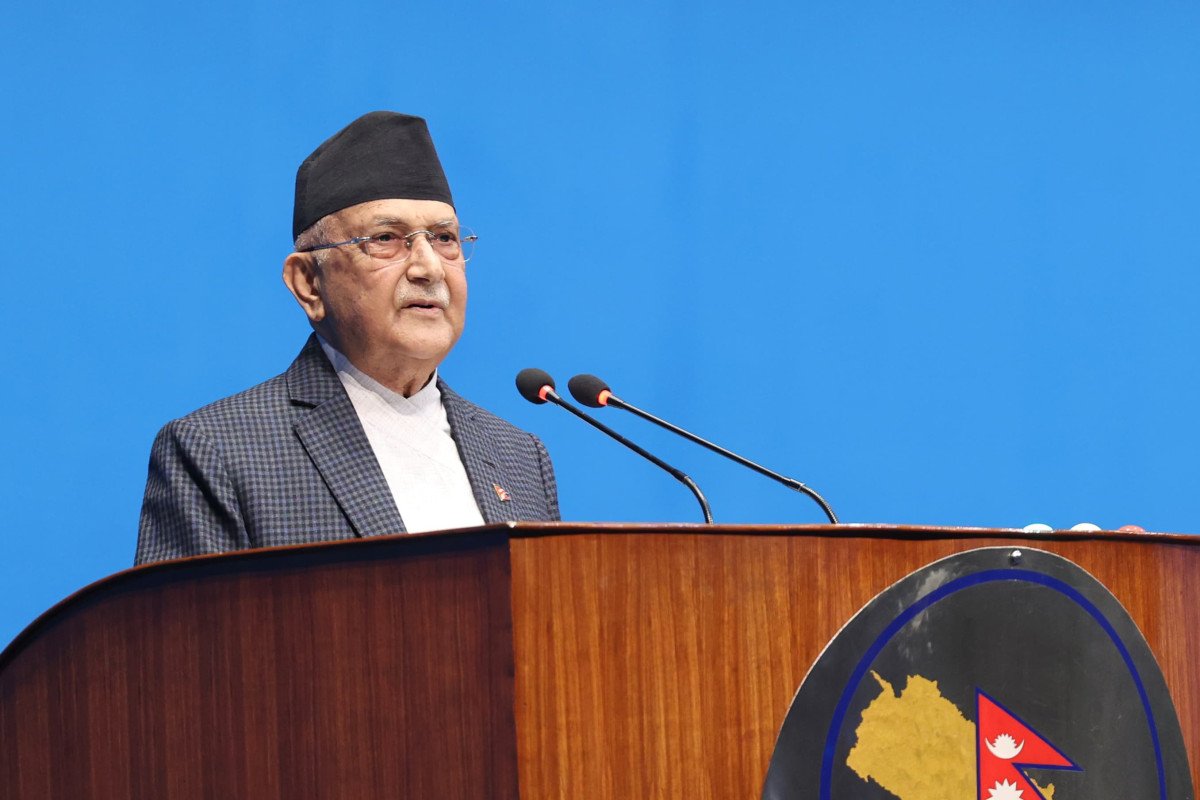 संसद को संबोधित करते हुए प्रधानमंत्री ओली संसद को संबोधित करते हुए प्रधानमंत्री ओली