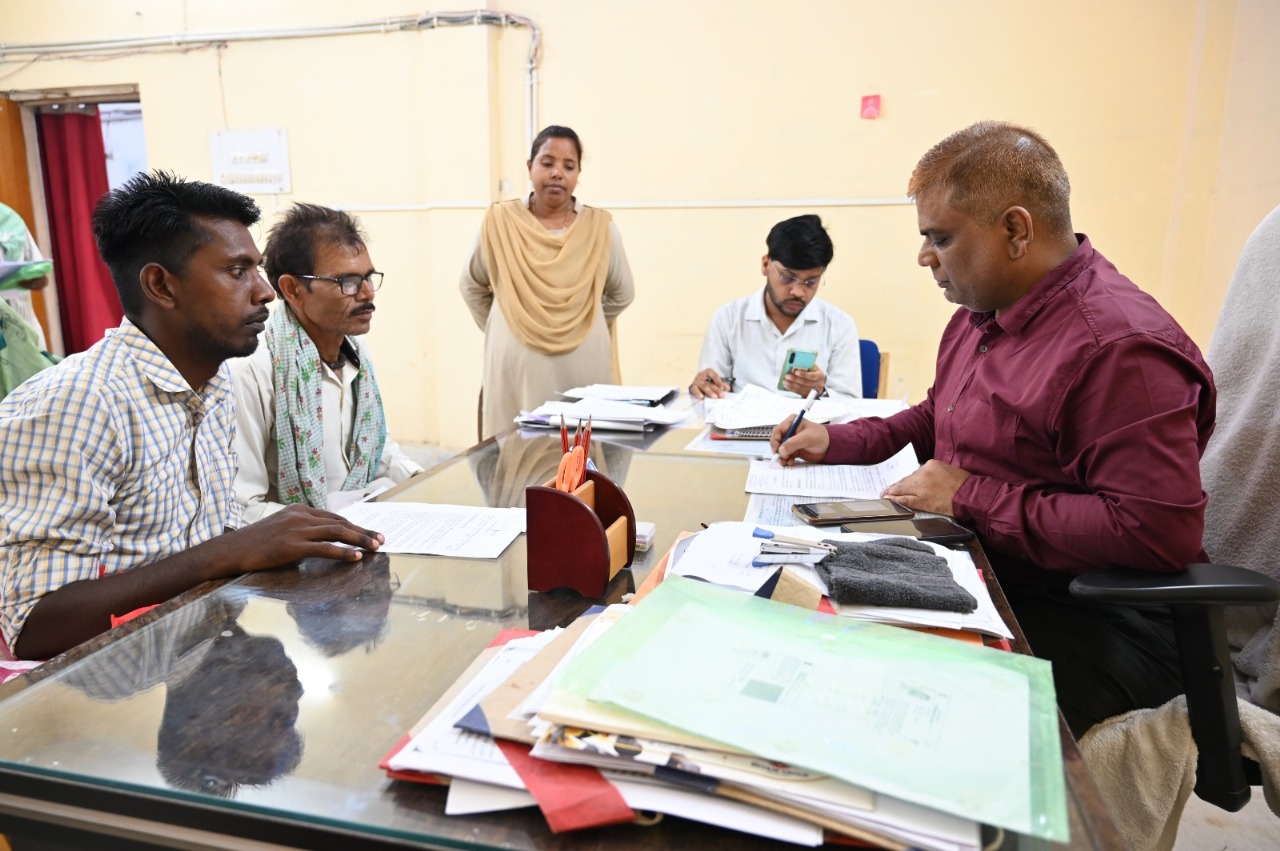 जांजगीर : साप्ताहिक जनदर्शन का हुआ आयोजन, 56 आवेदन हुए प्राप्त जांजगीर : साप्ताहिक जनदर्शन का हुआ आयोजन, 56 आवेदन हुए प्राप्त