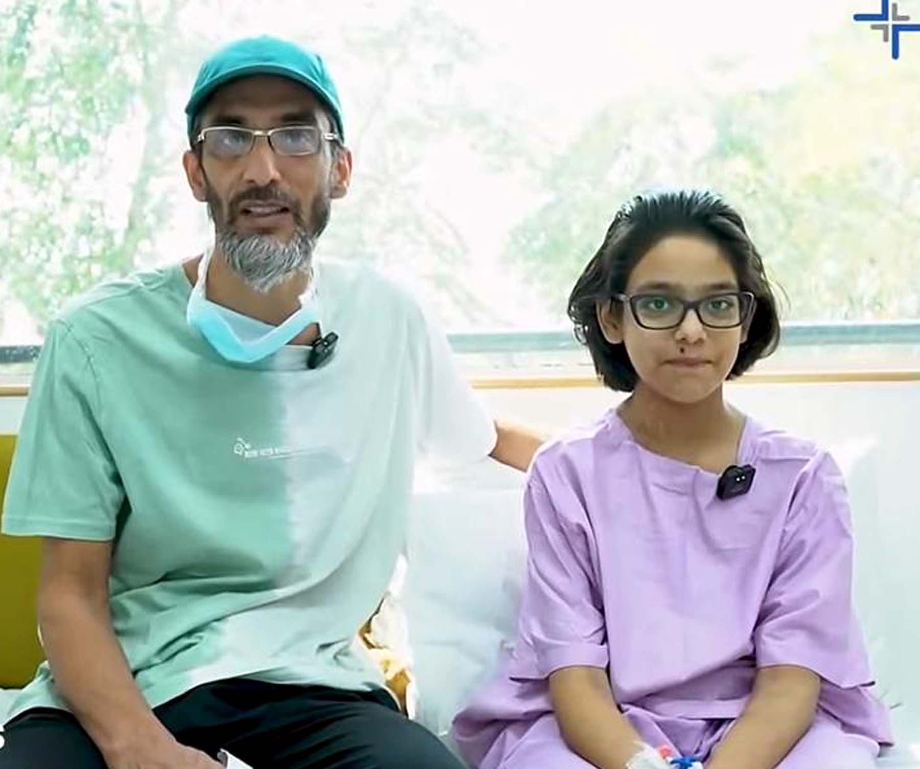 लीवर व किडनी प्रत्यारोपण के बाद अपने पिता के साथ रिजवाह। लीवर व किडनी प्रत्यारोपण के बाद अपने पिता के साथ रिजवाह।