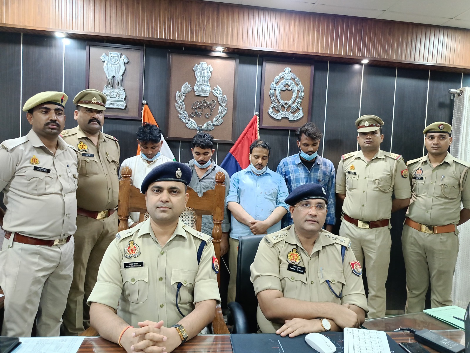 घटना का खुलासा करते एसपी सिटी व सीओ तृतीय घटना का खुलासा करते एसपी सिटी व सीओ तृतीय