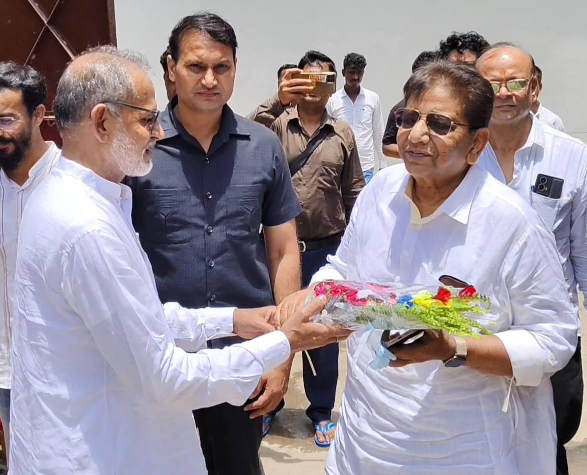 अररिया से भाजपा के दो बार जिलाध्यक्ष रहे चंद्रशेखर सिंह बब्बन ने थामा जन सुराज का हाथ अररिया से भाजपा के दो बार जिलाध्यक्ष रहे चंद्रशेखर सिंह बब्बन ने थामा जन सुराज का हाथ