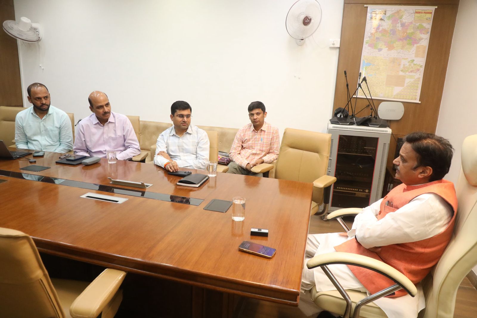 उप मुख्यमंत्री शुक्ल ने स्वास्थ्य विभाग की वृहद समीक्षा की उप मुख्यमंत्री शुक्ल ने स्वास्थ्य विभाग की वृहद समीक्षा की