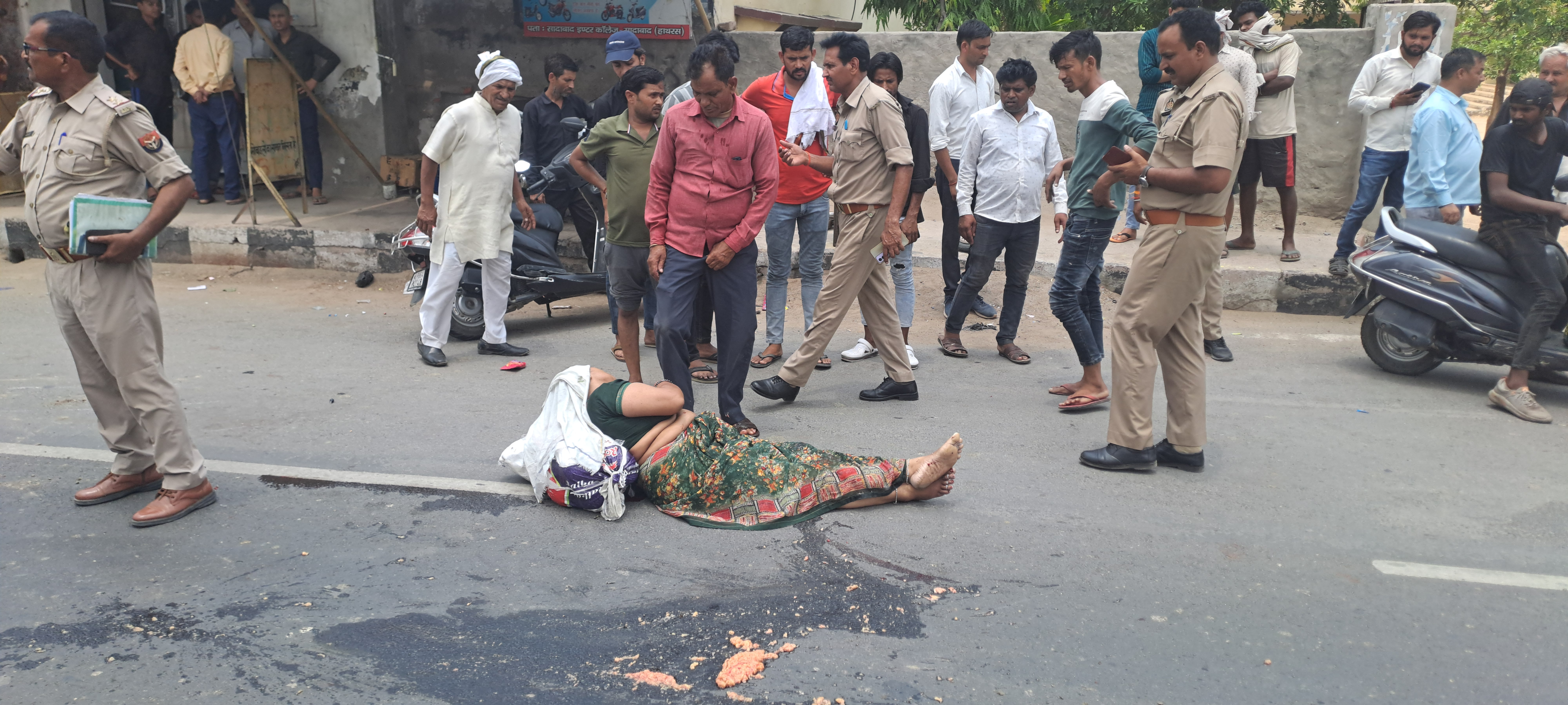 सड़क हादसे में महिला की मौत