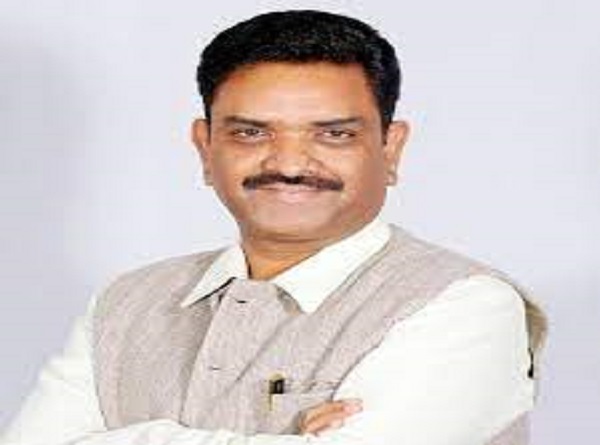 समाज कल्याण विभाग के राज्यमंत्री (स्वतंत्र प्रभार) असीम अरुण समाज कल्याण विभाग के राज्यमंत्री (स्वतंत्र प्रभार) असीम अरुण