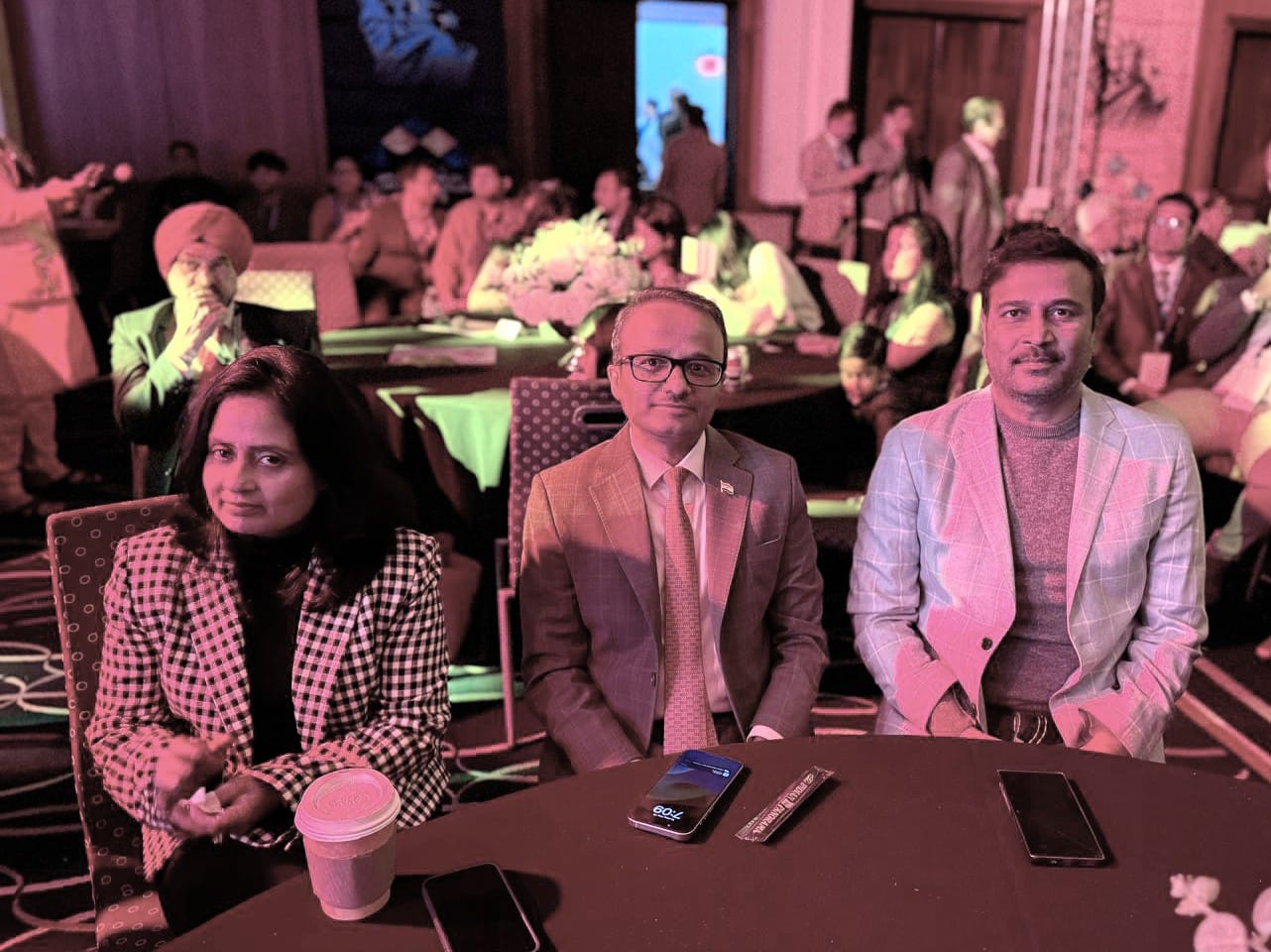 भारतीय महावाणिज्य दूत से मुलाकात करते सुदेश महतो भारतीय महावाणिज्य दूत से मुलाकात करते सुदेश महतो