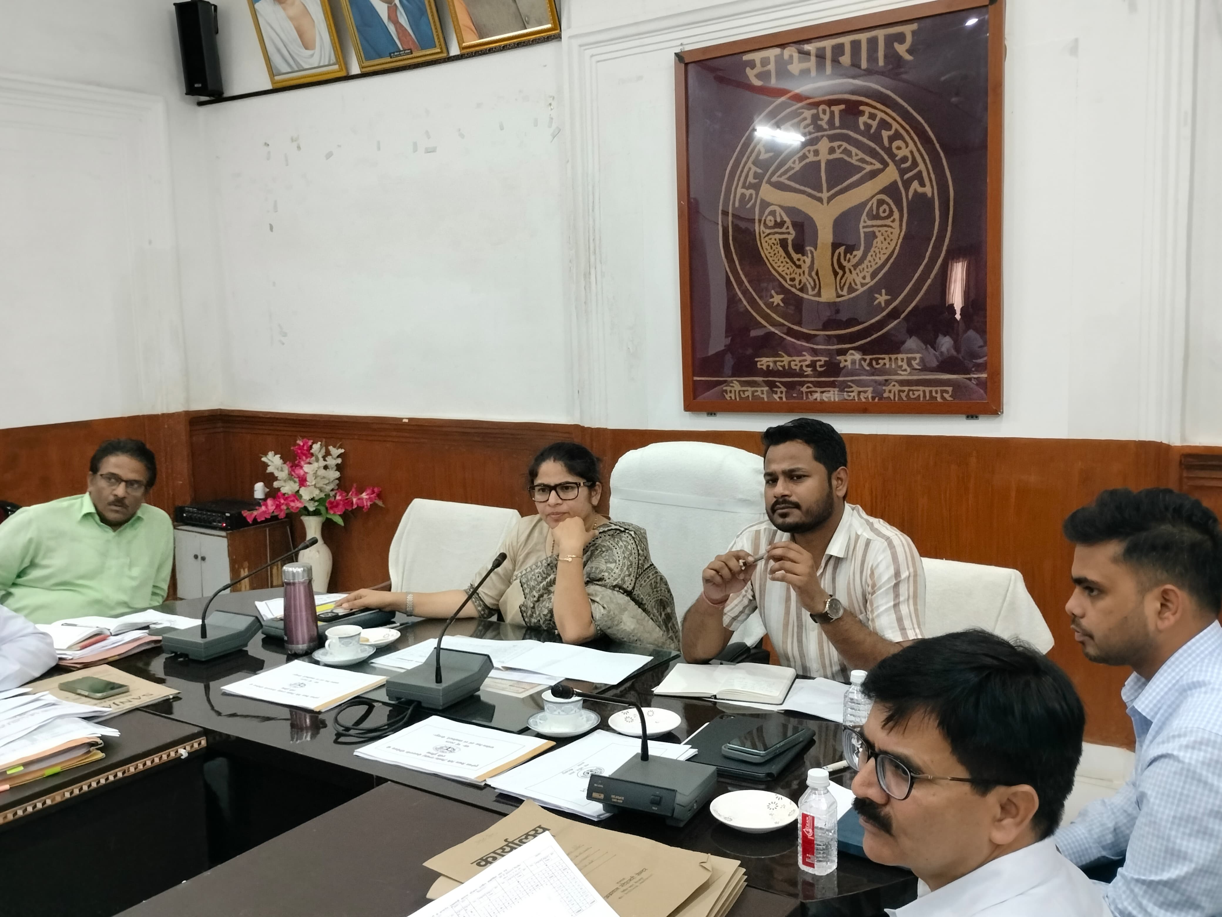 कलेक्ट्रेट सभागार में मंगलवार को जिलाधिकारी प्रियंका निरंजन की अध्यक्षता में आयोजित सीएम डैशबोर्ड विकास कार्यों की समीक्षा कलेक्ट्रेट सभागार में मंगलवार को जिलाधिकारी प्रियंका निरंजन की अध्यक्षता में आयोजित सीएम डैशबोर्ड विकास कार्यों की समीक्षा