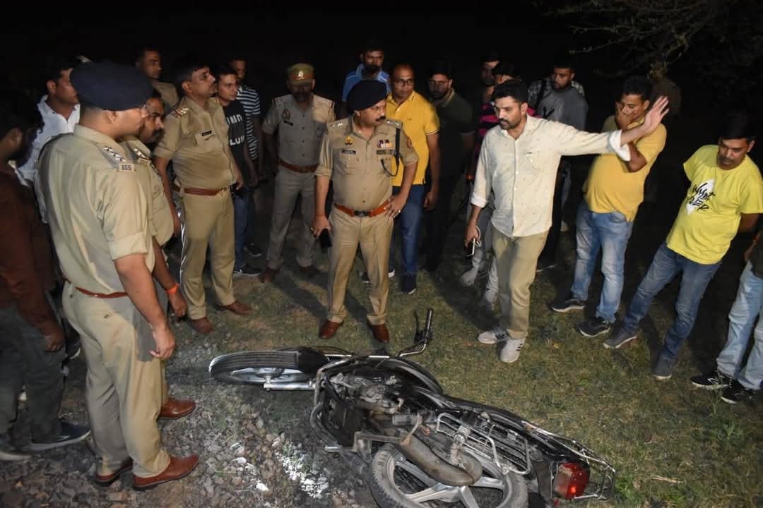 मौके पर पुलिस अधीक्षक दुर्गेश कुमार मौके पर पुलिस अधीक्षक दुर्गेश कुमार