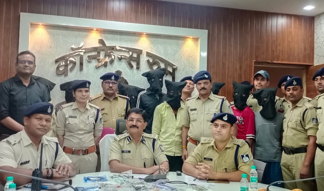 अशोकनगर: बदला लेने के लिए डाली थी डकैती, पांच लाख से अधिक का माल जप्त अशोकनगर: बदला लेने के लिए डाली थी डकैती, पांच लाख से अधिक का माल जप्त