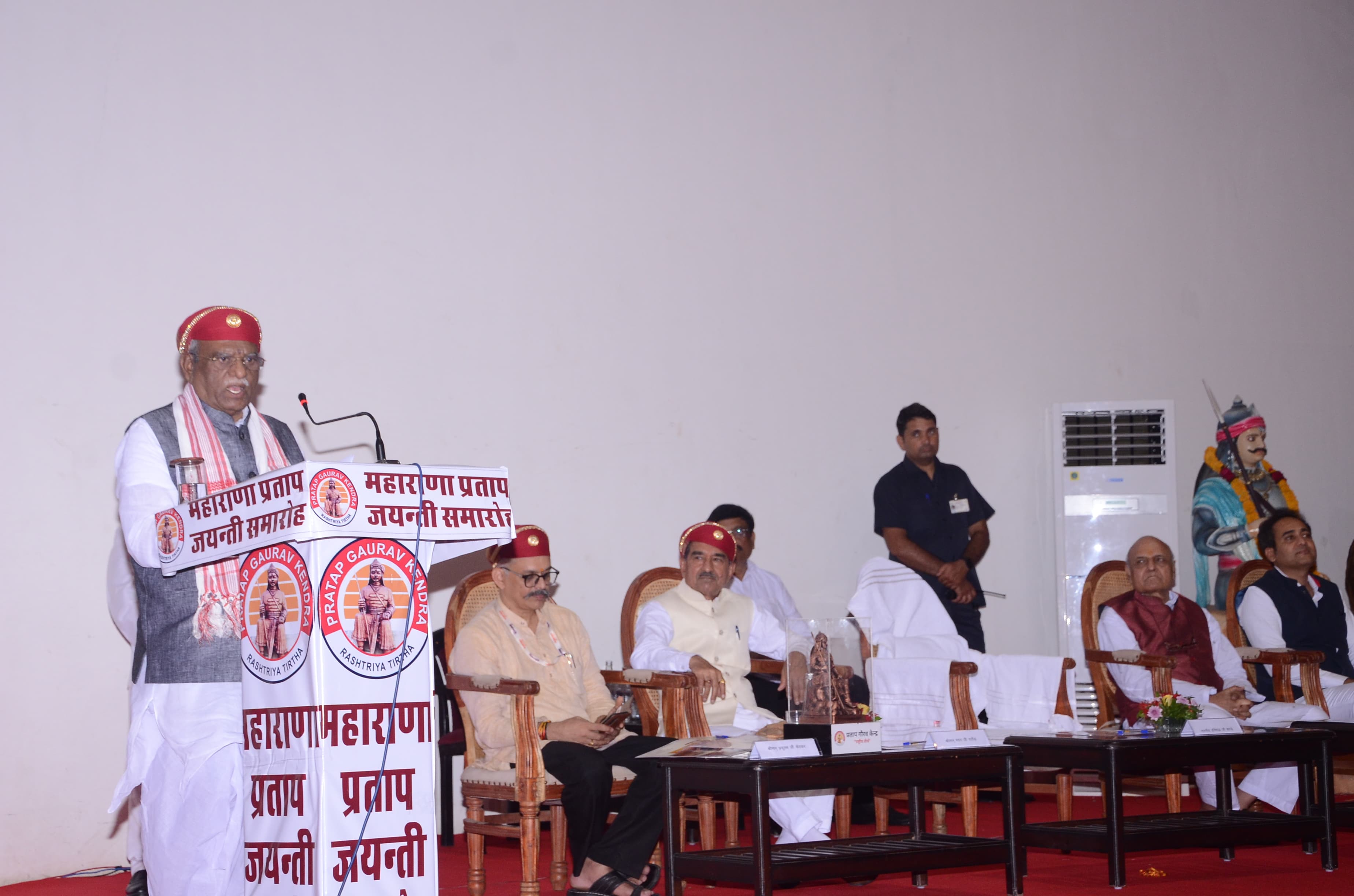 महाराणा प्रताप पर बोलना सूरज को दीपक दिखाने जैसा – राज्यपाल बागड़े महाराणा प्रताप पर बोलना सूरज को दीपक दिखाने जैसा – राज्यपाल बागड़े