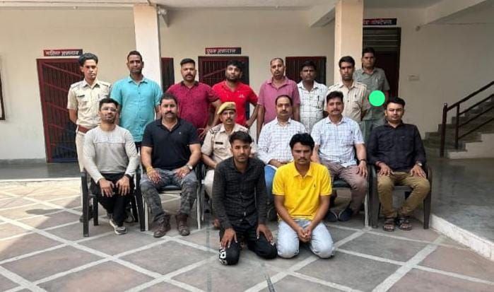 स्वस्ति धाम जैन मंदिर में डेढ़ करोड़ की चोरी का खुलासा, दो आरोपी गिरफ्तार, एक बालक निरुद्ध 1 स्वस्ति धाम जैन मंदिर में डेढ़ करोड़ की चोरी का खुलासा, दो आरोपी गिरफ्तार, एक बालक निरुद्ध 1