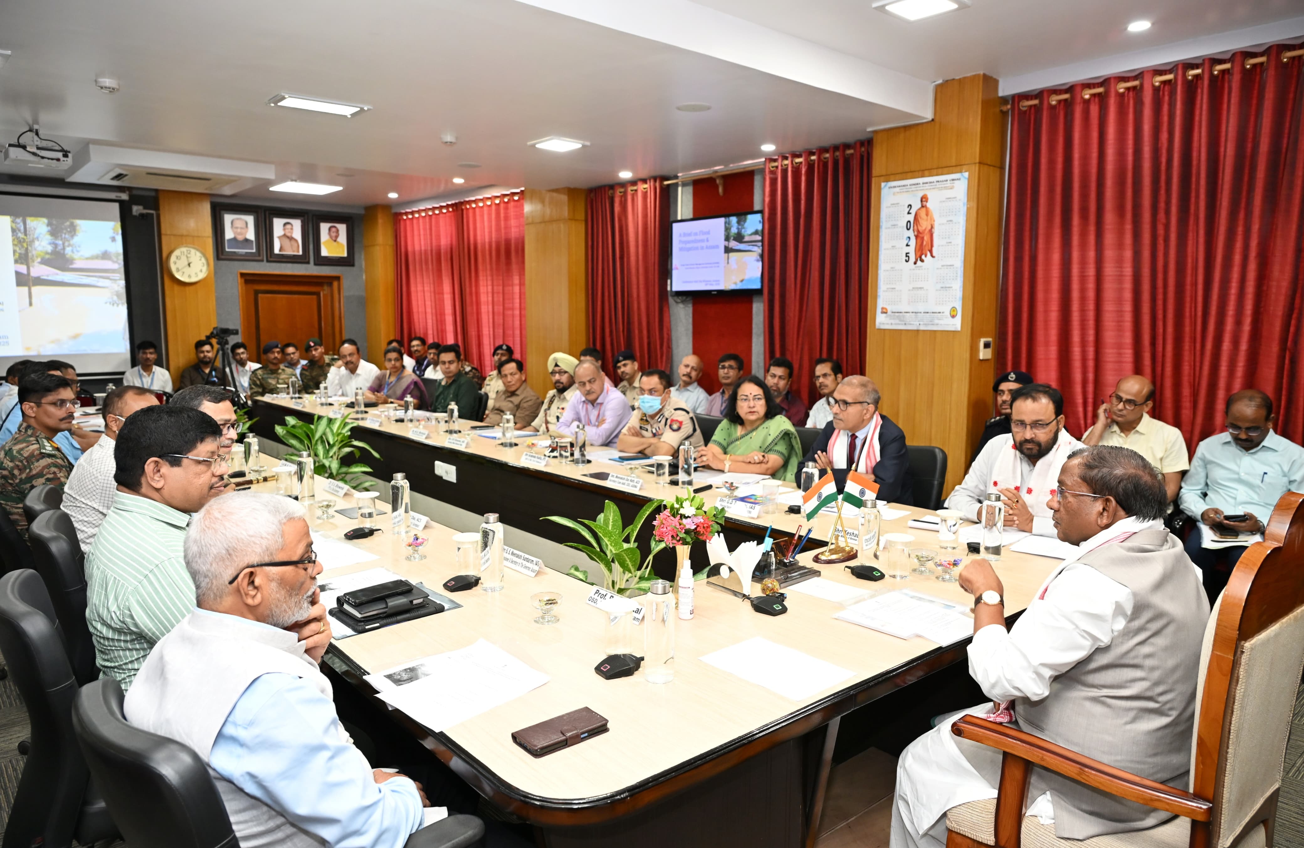 बाढ़ की तैयारियों का संज्ञान लेते हुए राज्यपाल लक्ष्मण प्रसाद आचार्य। बाढ़ की तैयारियों का संज्ञान लेते हुए राज्यपाल लक्ष्मण प्रसाद आचार्य।
