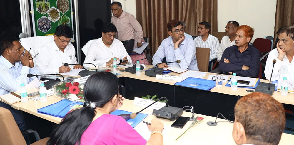 गुणवत्तायुक्त बीज उत्पादन से किसानों का विश्विद्यालय के प्रति भरोसा होगा और मजबूत गुणवत्तायुक्त बीज उत्पादन से किसानों का विश्विद्यालय के प्रति भरोसा होगा और मजबूत