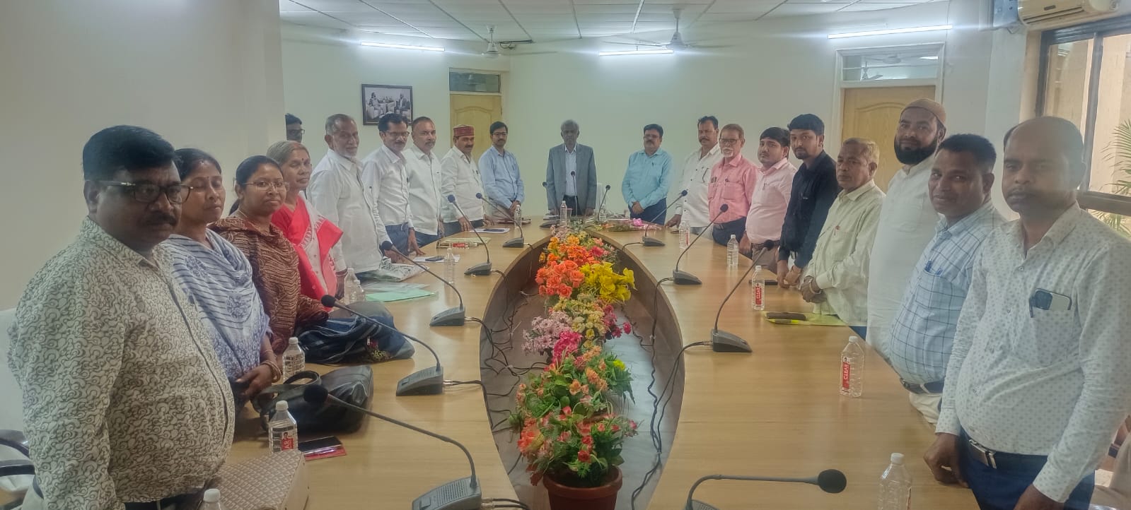 जैक अध्यक्ष से मिलते मोर्चा का प्रतिनिधिमंडल जैक अध्यक्ष से मिलते मोर्चा का प्रतिनिधिमंडल