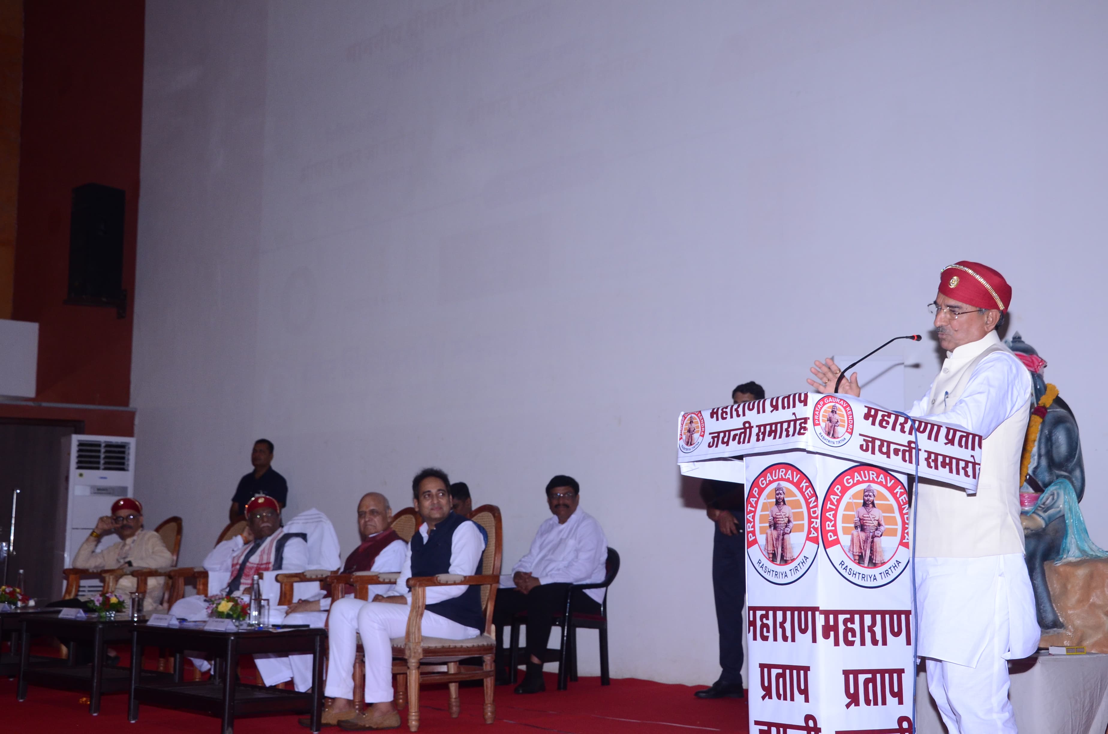 महाराणा प्रताप पर बोलना सूरज को दीपक दिखाने जैसा – राज्यपाल बागड़े महाराणा प्रताप पर बोलना सूरज को दीपक दिखाने जैसा – राज्यपाल बागड़े