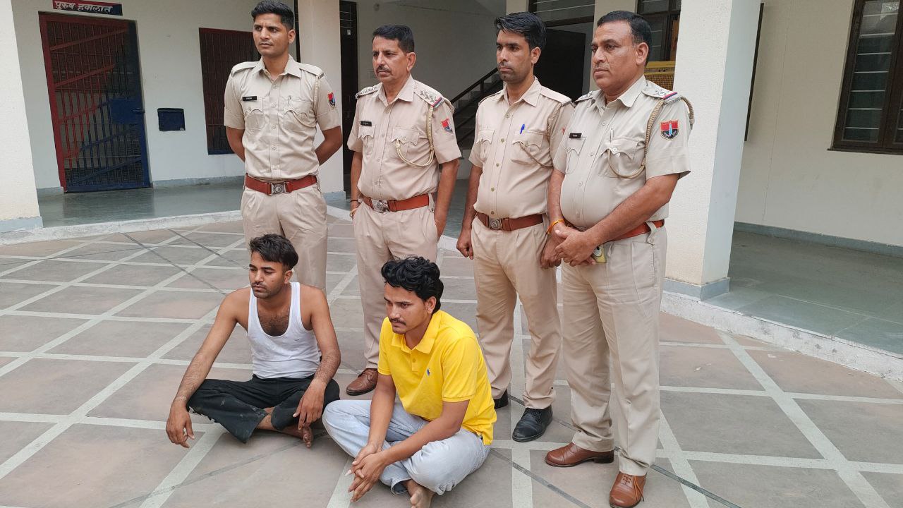 स्वस्ति धाम जैन मंदिर में डेढ़ करोड़ की चोरी का खुलासा, दो आरोपी गिरफ्तार, एक बालक निरुद्ध स्वस्ति धाम जैन मंदिर में डेढ़ करोड़ की चोरी का खुलासा, दो आरोपी गिरफ्तार, एक बालक निरुद्ध