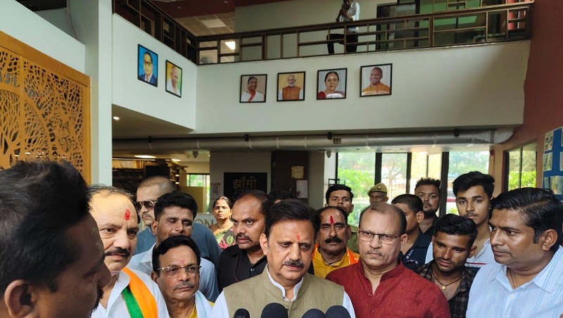 मप्र के उप मुख्यमंत्री शुक्ल ने झाँसी में एशिया के पहले नेट-जीरो पुस्तकालय का किया अवलोकन मप्र के उप मुख्यमंत्री शुक्ल ने झाँसी में एशिया के पहले नेट-जीरो पुस्तकालय का किया अवलोकन