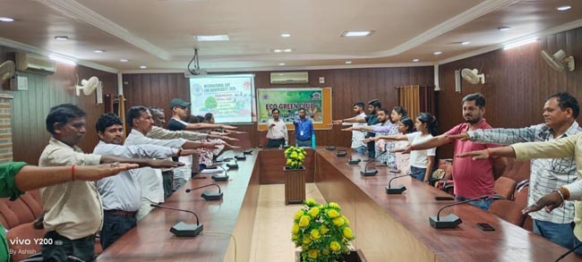 प्रतिज्ञा लेते