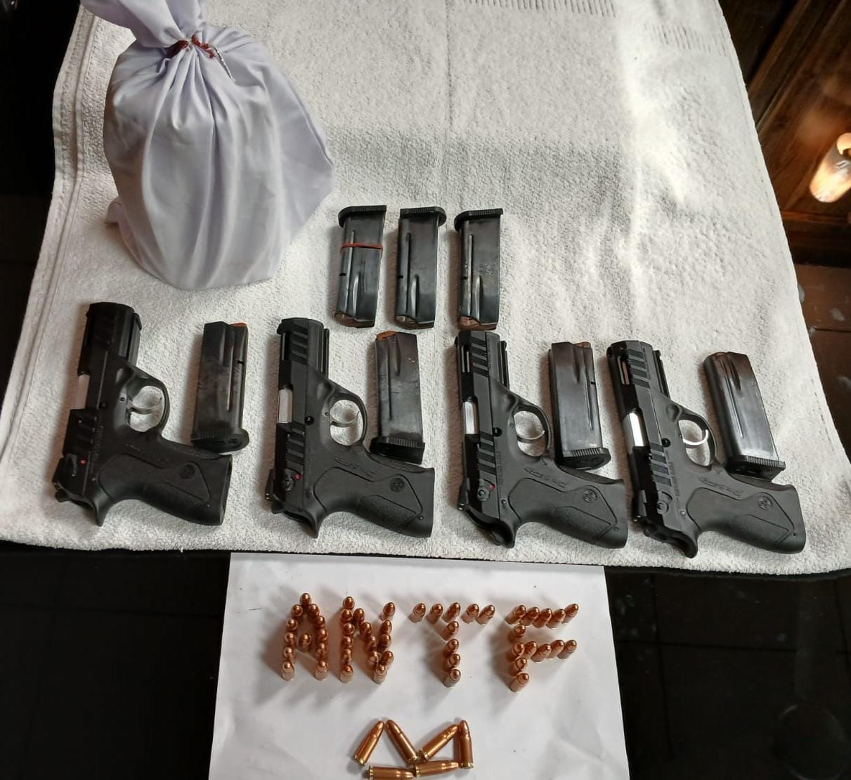 पंजाब पुलिस द्वारा बरामद हथियार पंजाब पुलिस द्वारा बरामद हथियार