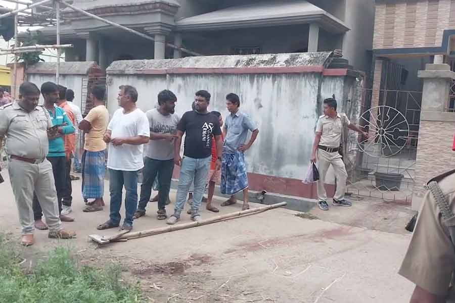 मेमारी में बुजुर्ग दंपति की हत्या मेमारी में बुजुर्ग दंपति की हत्या