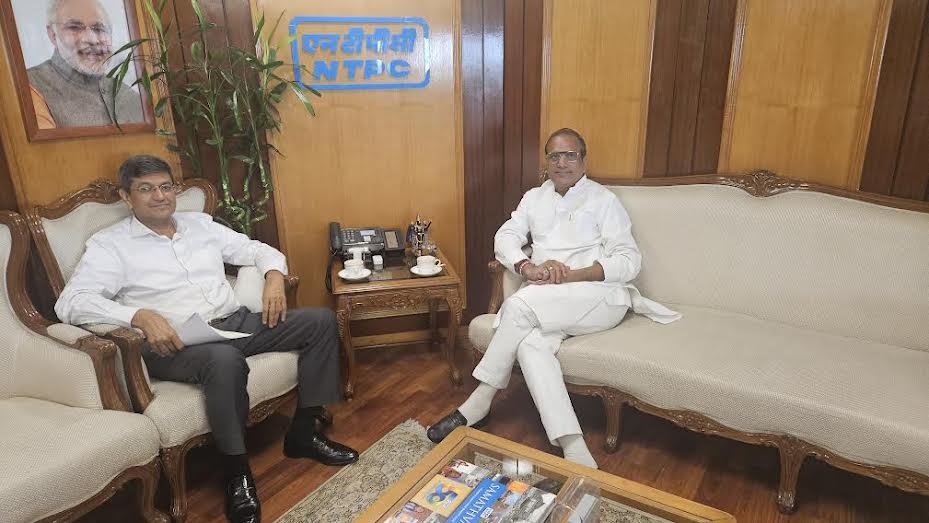 संसदीय क्षेत्र में न्यूक्लियर पावर प्लांट को लेकर एनटीपीसी के अधिकारियों से मिले सांसद सुधीर गुप्ता